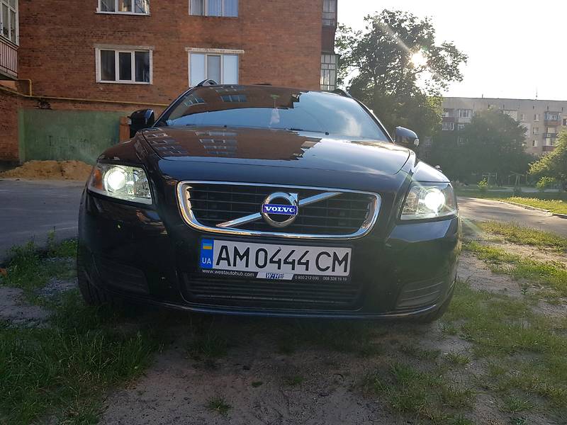 Универсал Volvo V50 2011 в Обухове