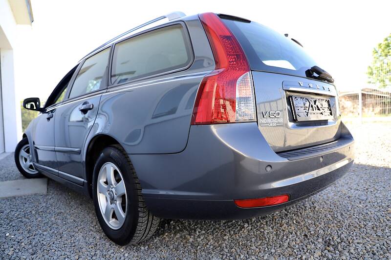 Універсал Volvo V50 2012 в Дрогобичі