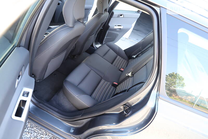 Універсал Volvo V50 2012 в Дрогобичі