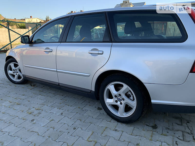 Універсал Volvo V50 2010 в Стрию