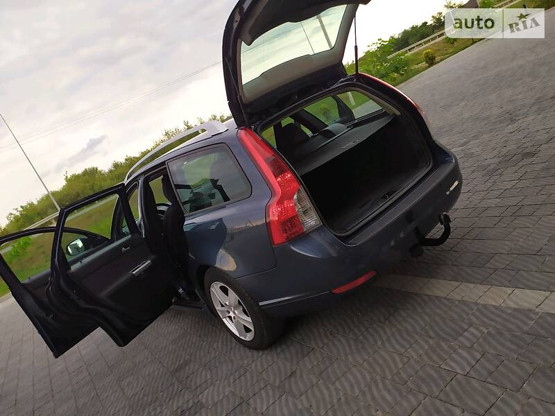 Універсал Volvo V50 2010 в Стрию