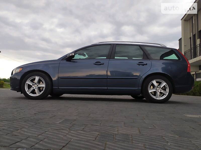 Універсал Volvo V50 2010 в Стрию
