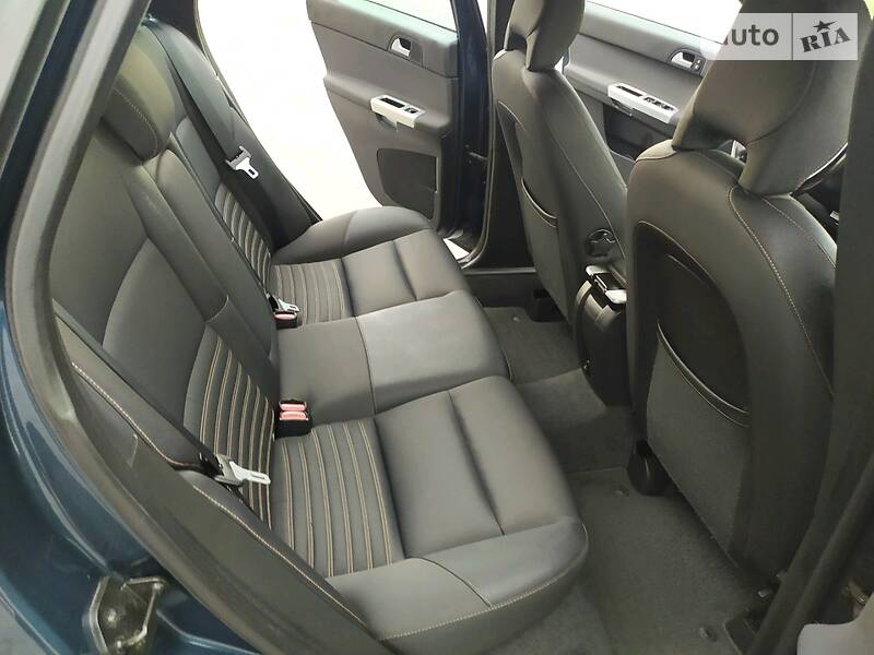 Універсал Volvo V50 2010 в Стрию