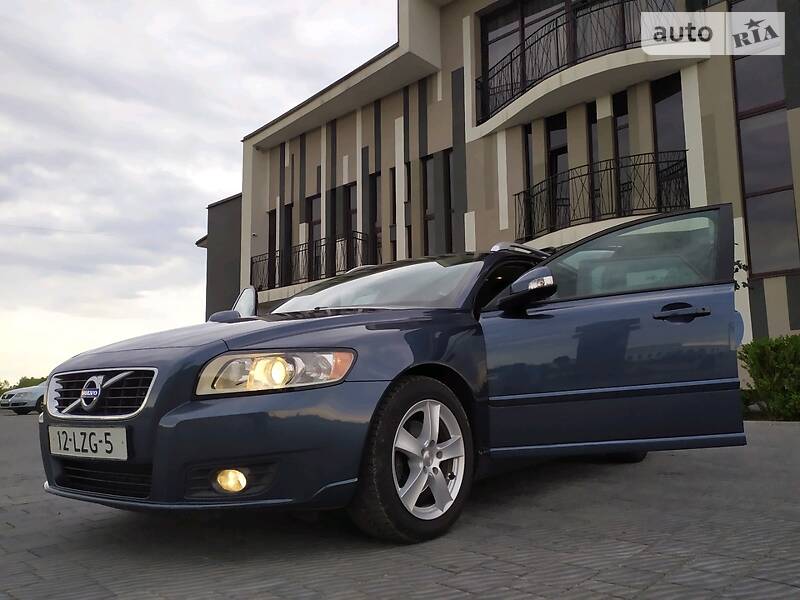 Універсал Volvo V50 2010 в Стрию
