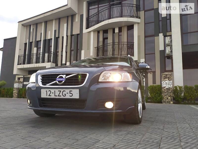 Універсал Volvo V50 2010 в Стрию