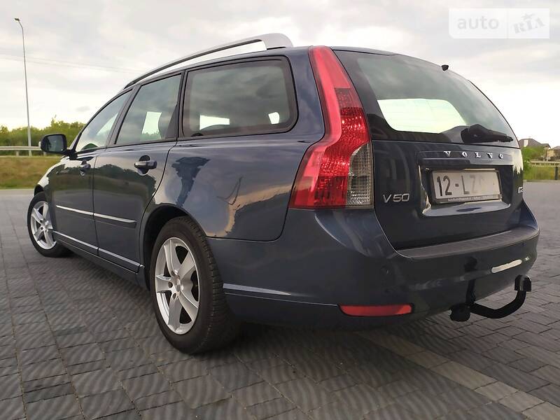 Універсал Volvo V50 2010 в Стрию