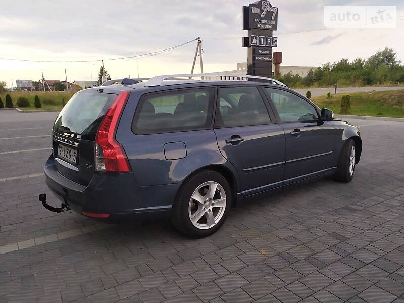 Універсал Volvo V50 2010 в Стрию