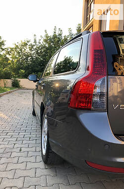 Универсал Volvo V50 2011 в Черновцах