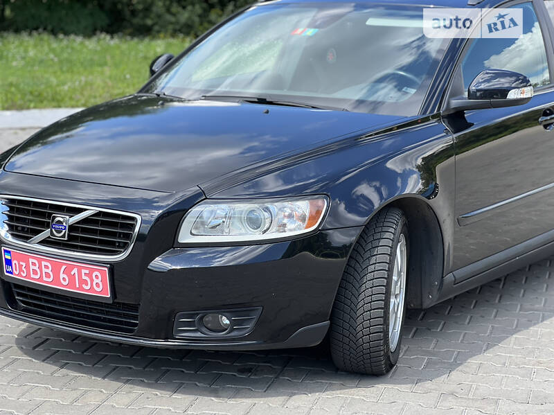 Універсал Volvo V50 2010 в Радивиліві