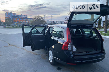 Универсал Volvo V50 2009 в 