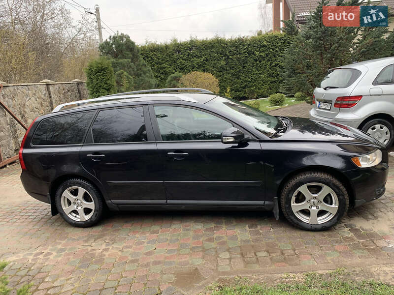 Універсал Volvo V50 2010 в Львові