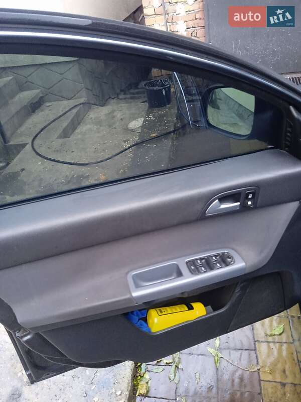 Универсал Volvo V50 2010 в Тернополе