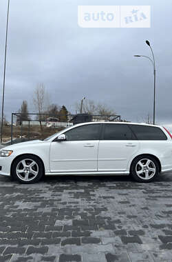 Універсал Volvo V50 2010 в Чернівцях