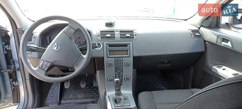 Універсал Volvo V50 2010 в Маневичах