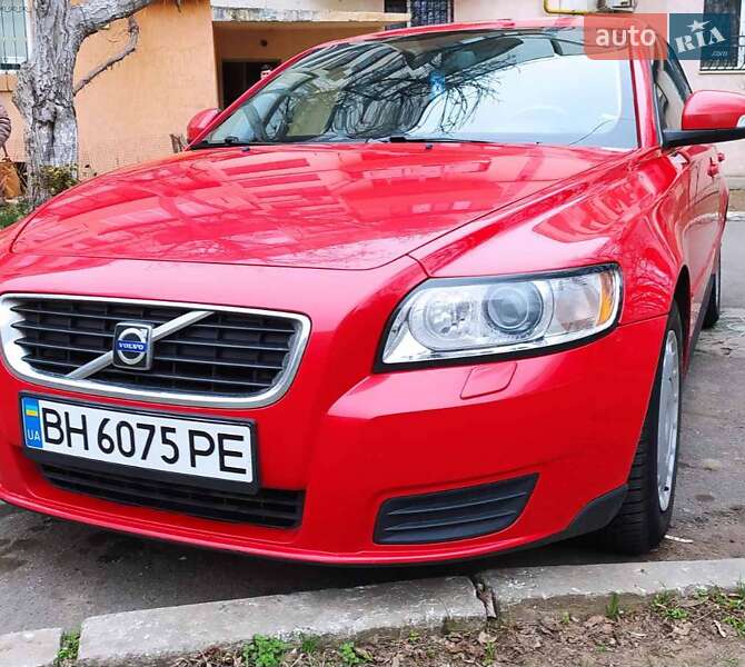 Универсал Volvo V50 2010 в Болграде