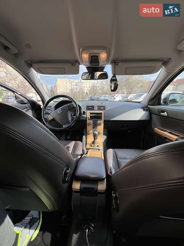 Універсал Volvo V50 2011 в Мукачевому
