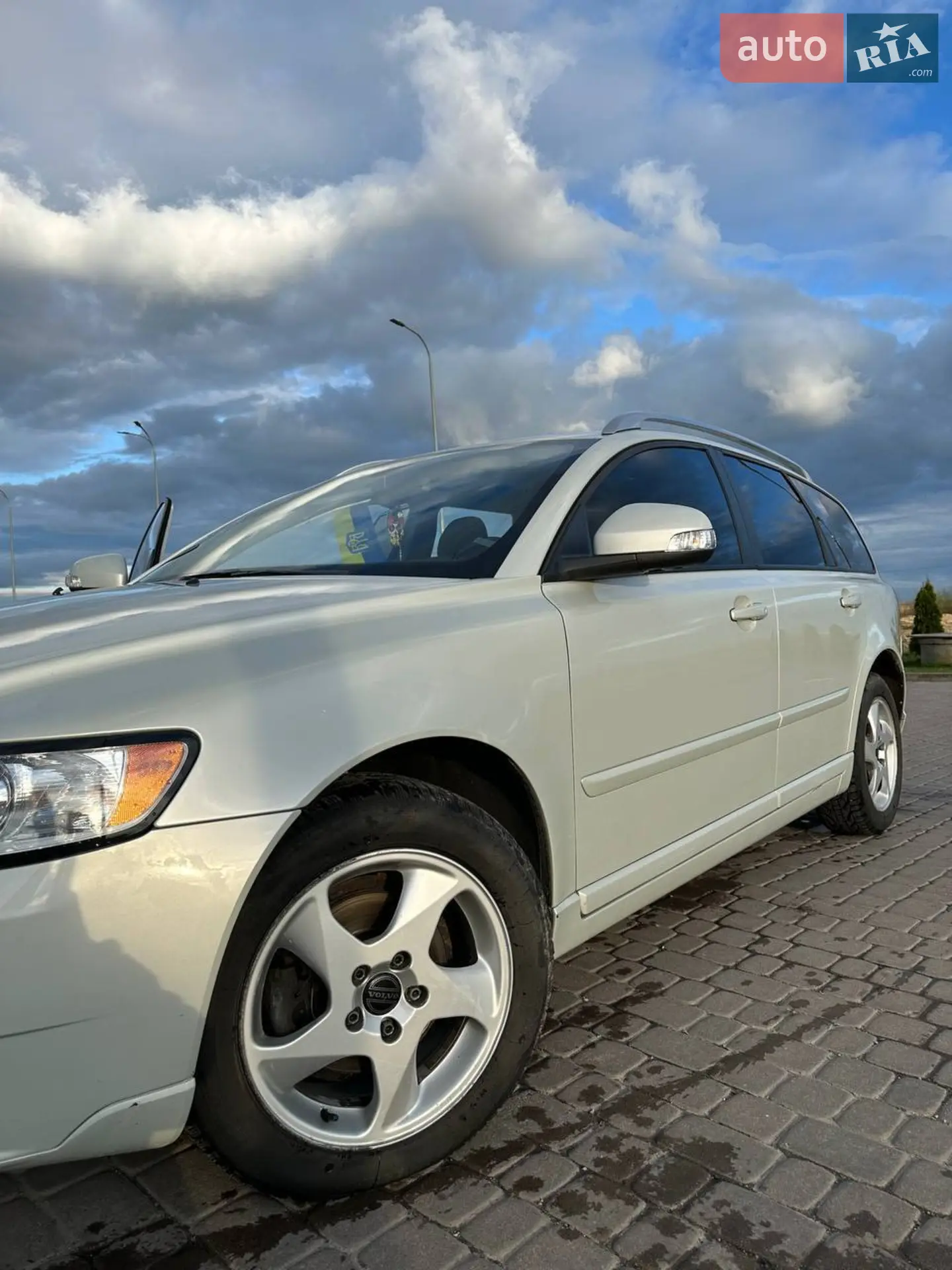 2011 Volvo V50 - мініатюра 2
