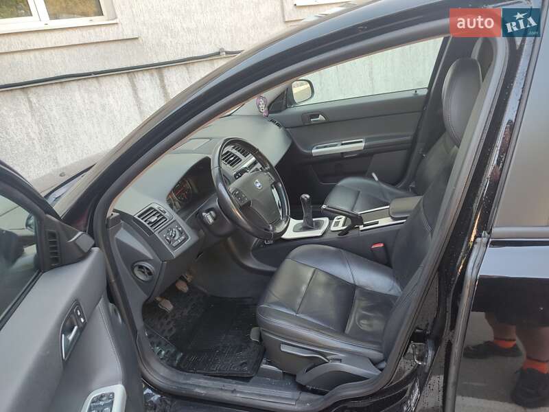 Универсал Volvo V50 2011 в Киеве