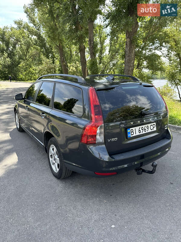 Универсал Volvo V50 2010 в 