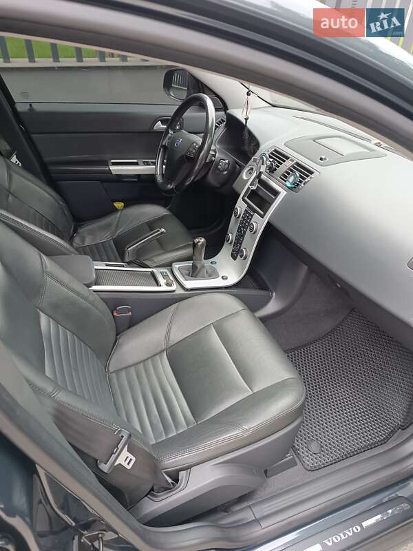 Универсал Volvo V50 2010 в Марганце