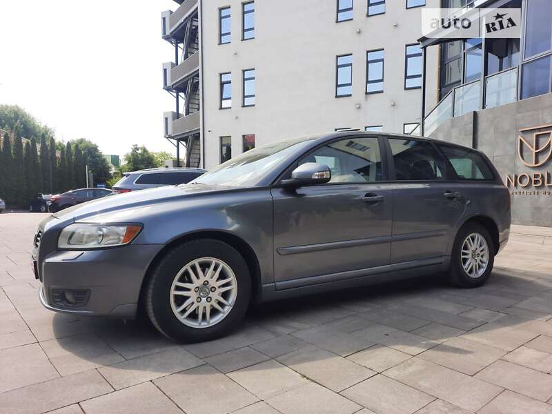 Универсал Volvo V50 2010 в Луцке