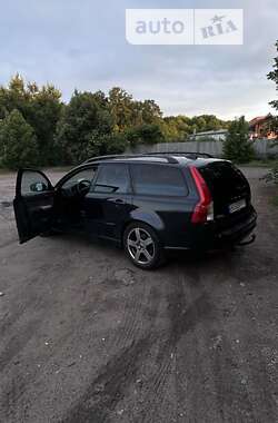 Универсал Volvo V50 2010 в Обухове