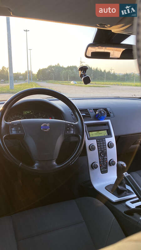 Универсал Volvo V50 2010 в Львове