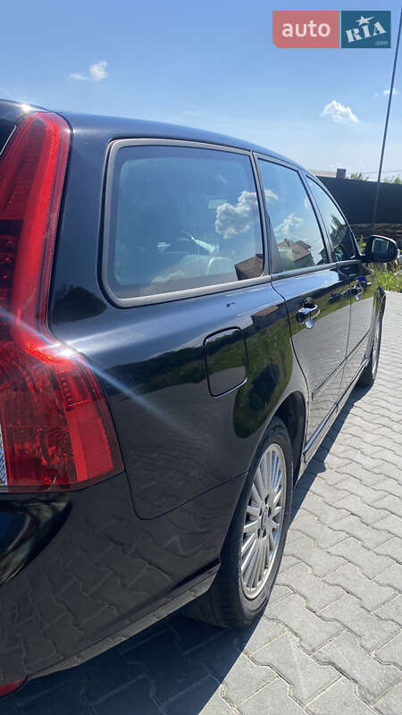 Универсал Volvo V50 2010 в Львове