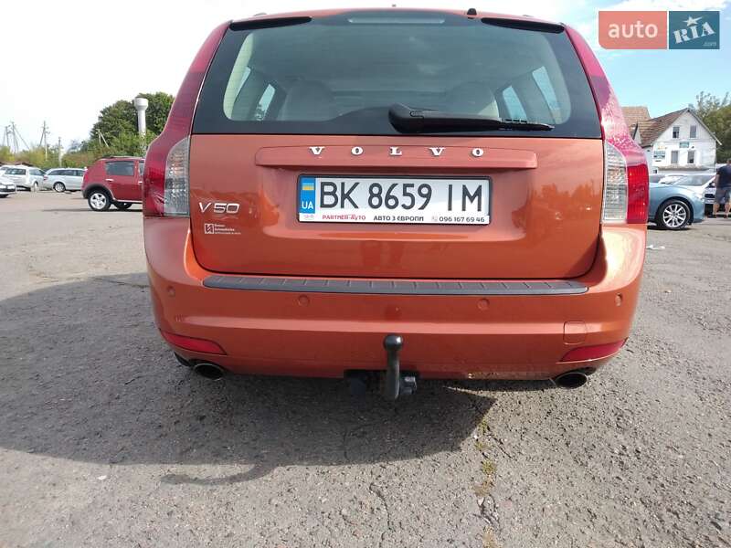 Універсал Volvo V50 2010 в Костопілі