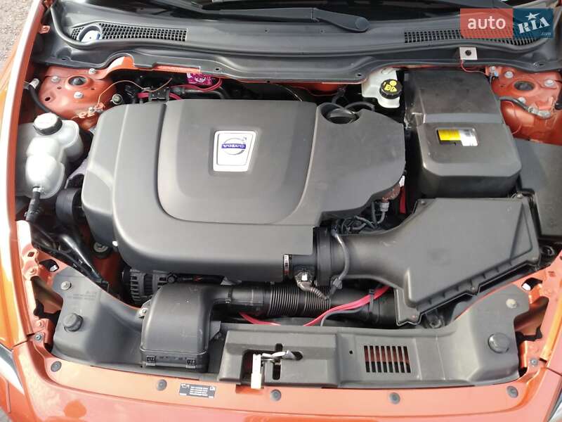 Універсал Volvo V50 2010 в Костопілі