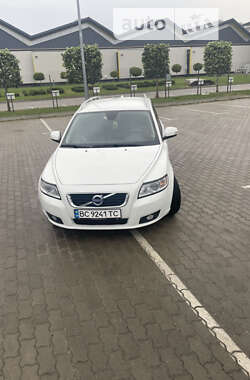 Універсал Volvo V50 2011 в Бродах