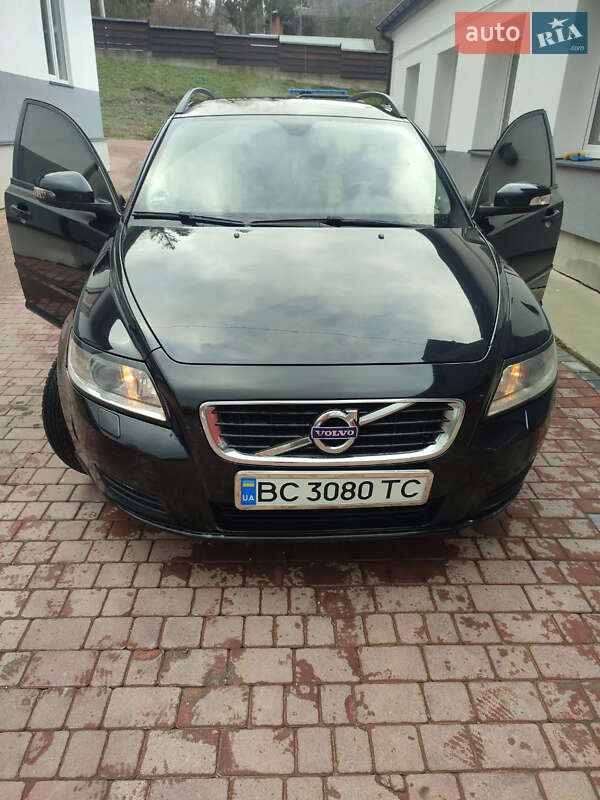 Универсал Volvo V50 2010 в Славском