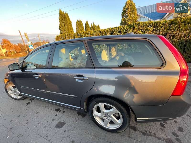 Универсал Volvo V50 2012 в Долине
