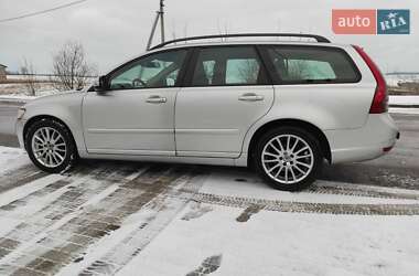 Универсал Volvo V50 2010 в Нововолынске