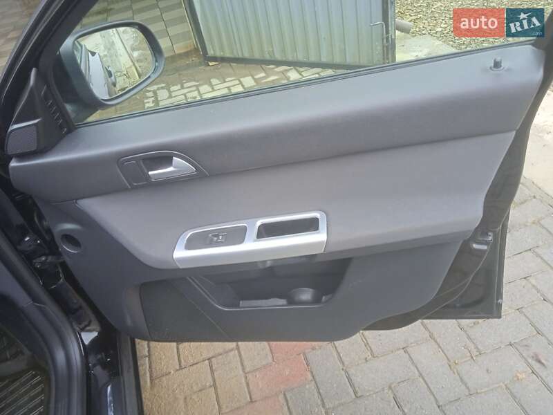 Універсал Volvo V50 2010 в Чернівцях