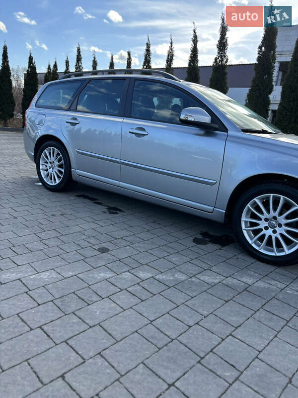 Универсал Volvo V50 2011 в Надворной
