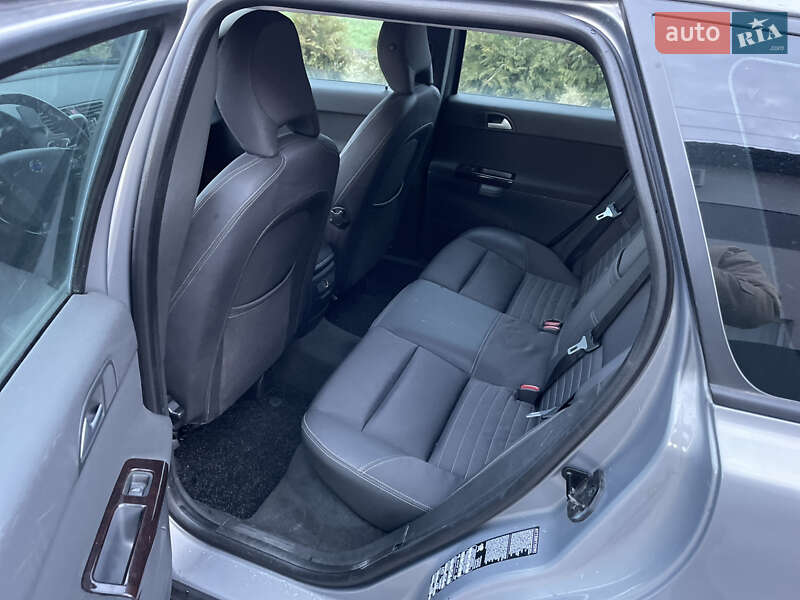 Универсал Volvo V50 2004 в Киеве