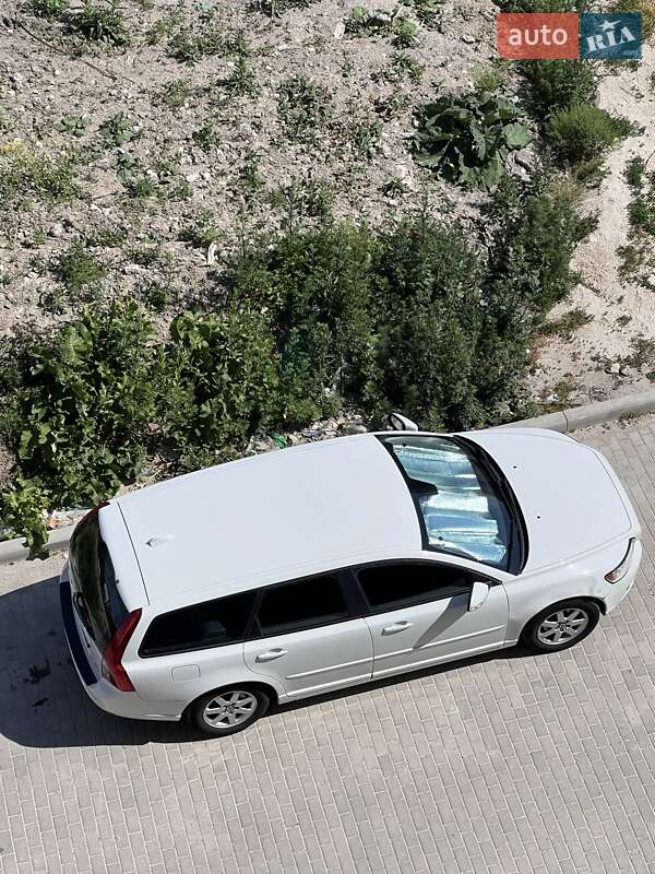 Універсал Volvo V50 2011 в Тернополі