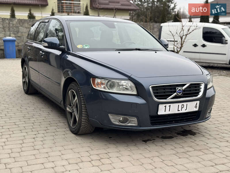 Универсал Volvo V50 2010 в Староконстантинове