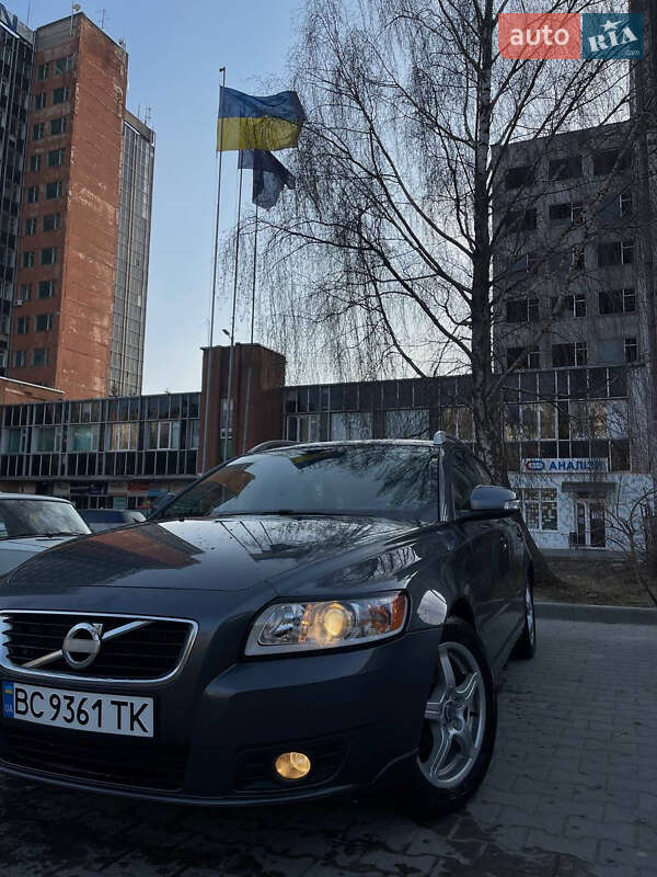 Volvo V50 2011