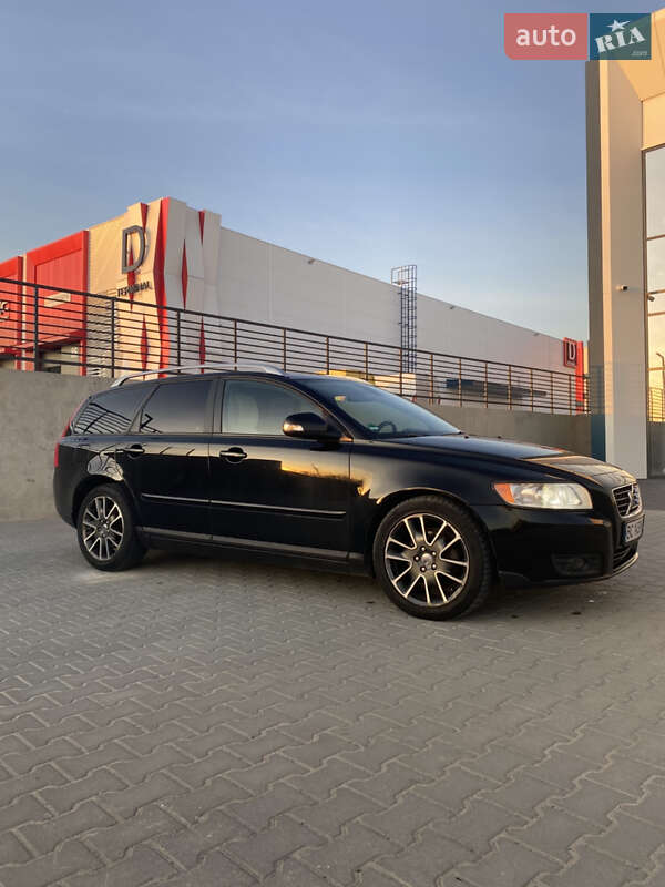 Універсал Volvo V50 2010 в Львові