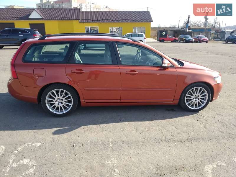 Універсал Volvo V50 2010 в Костопілі