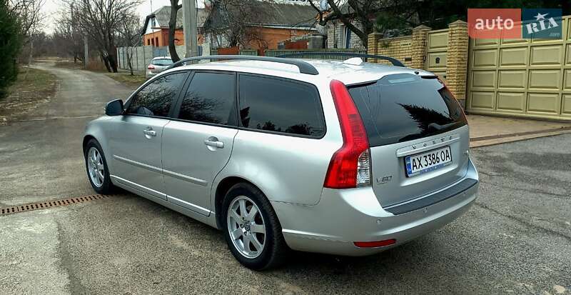 Универсал Volvo V50 2010 в Харькове