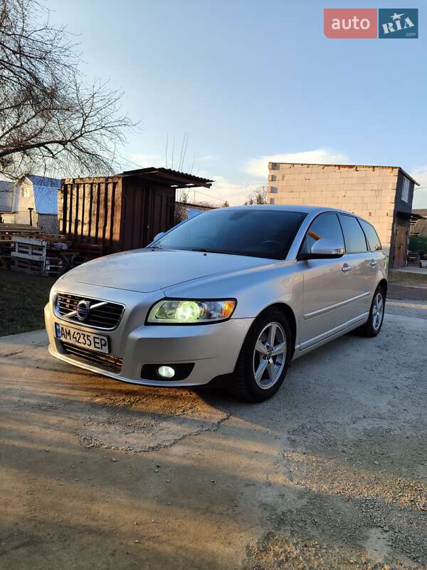 Volvo V50 2011