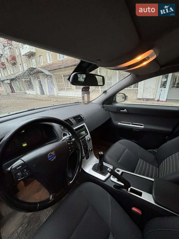 Универсал Volvo V50 2011 в Надворной