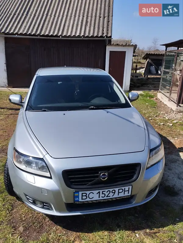Volvo V50
