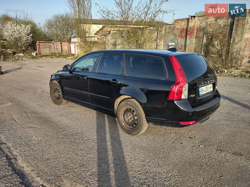 Volvo V50 2011