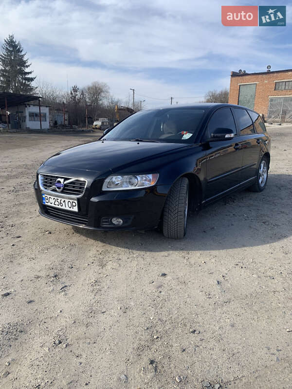 Volvo V50 2011