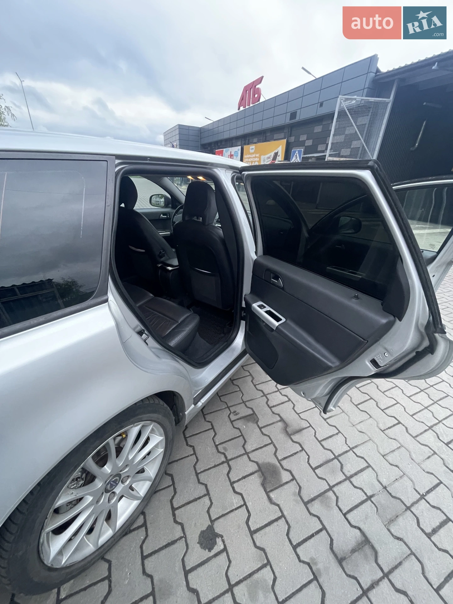 2011 Volvo V50 - мініатюра 7