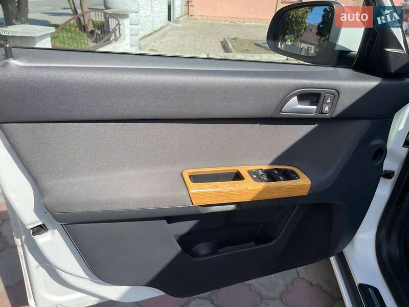 Універсал Volvo V50 2009 в Рівному